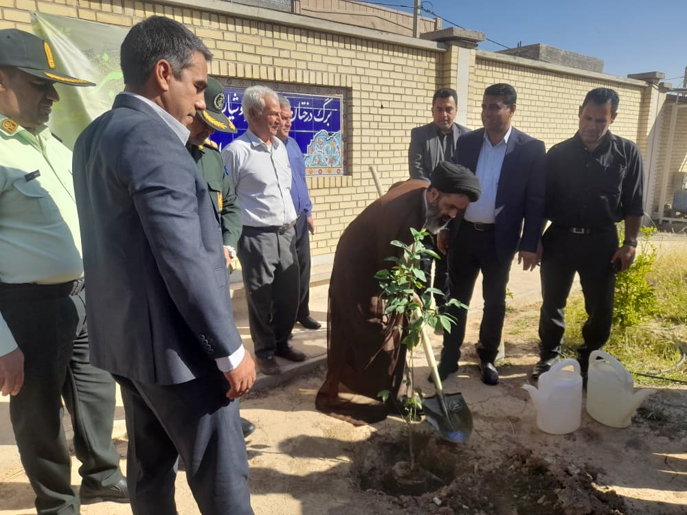 همزمان با آغاز سال تحصیلی جدید و در راستای پویش سراسری «مهر سبز»صورت گرفت.