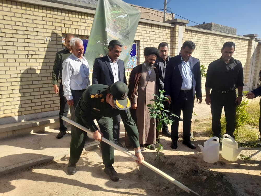 همزمان با آغاز سال تحصیلی جدید و در راستای پویش سراسری «مهر سبز»صورت گرفت.