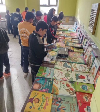 برگزاری نمایشگاه کتاب در مدرسه خشت های بهشتی 