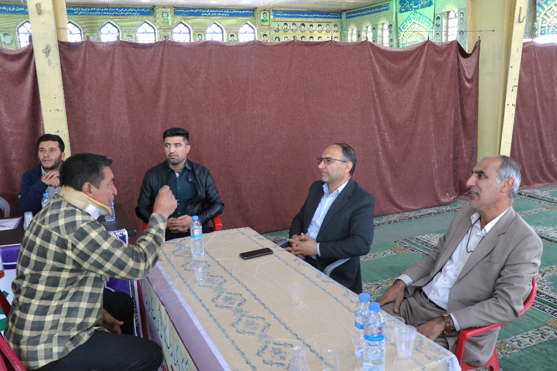 برپایی میز خدمت در نماز جمعه