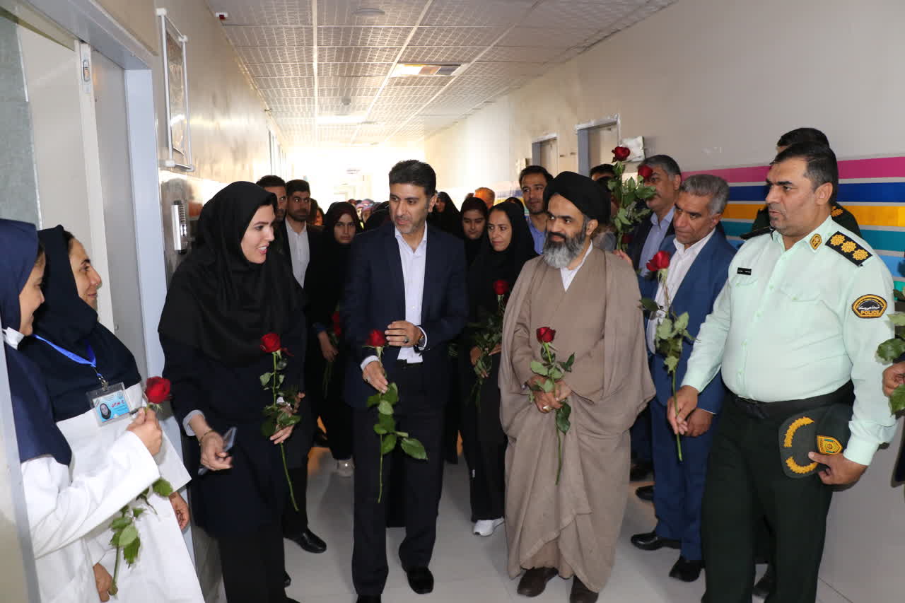 آیین تجلیل از پرستاران  الزهرا(س) به مناسبت میلاد حضرت زینب (س) برگزار شد