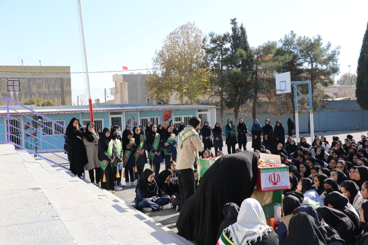 آیین استقبال و وداع با شهید گمنام