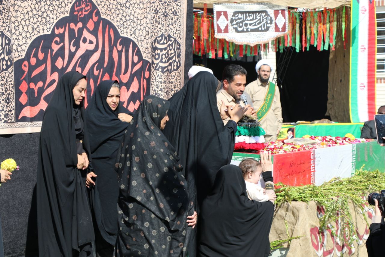 آیین استقبال و وداع با شهید گمنام 