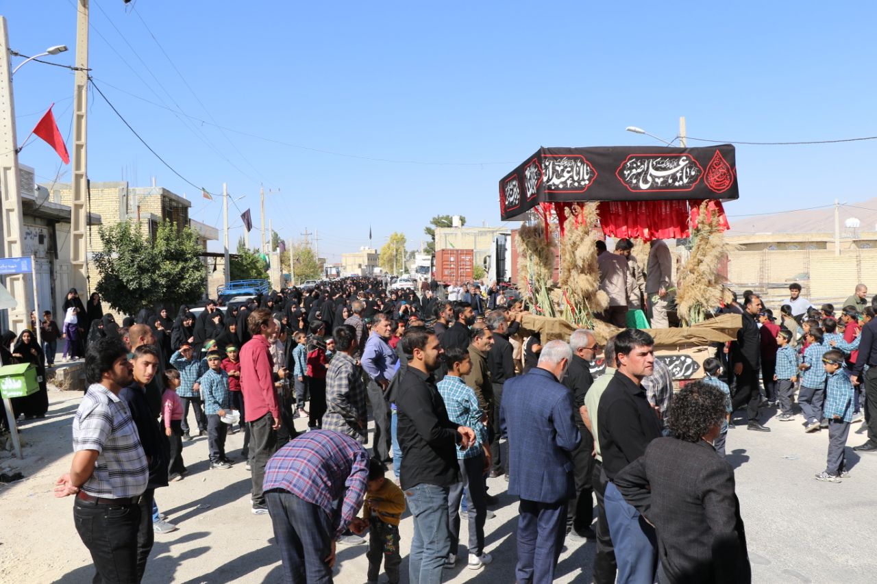 آیین استقبال و وداع با شهید گمنام