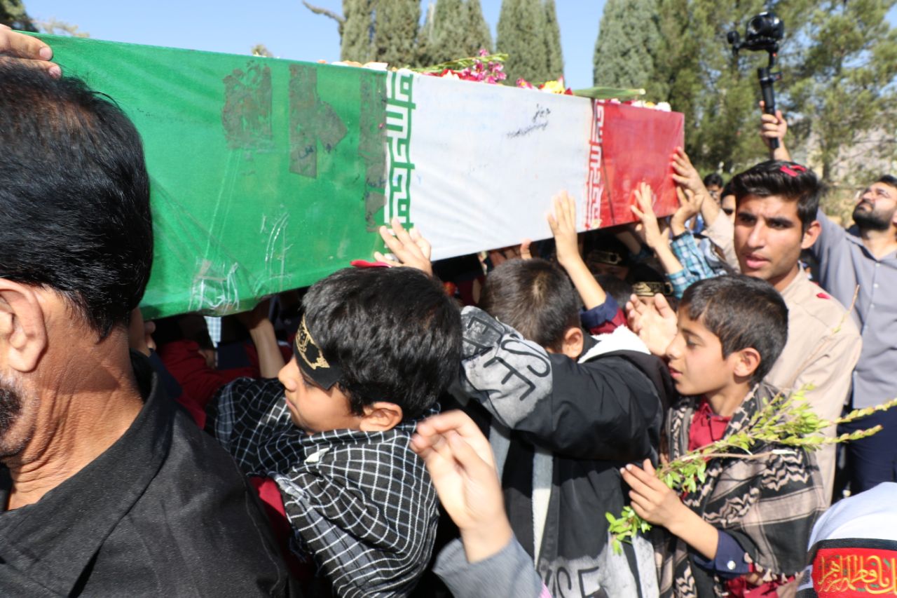 آیین استقبال و وداع با شهید گمنام