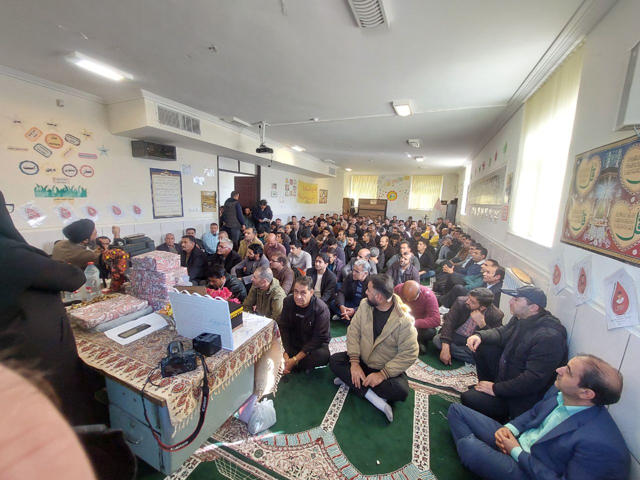 جلسه انجمن اولیا و مربیان مدرسه شهید نعمتی