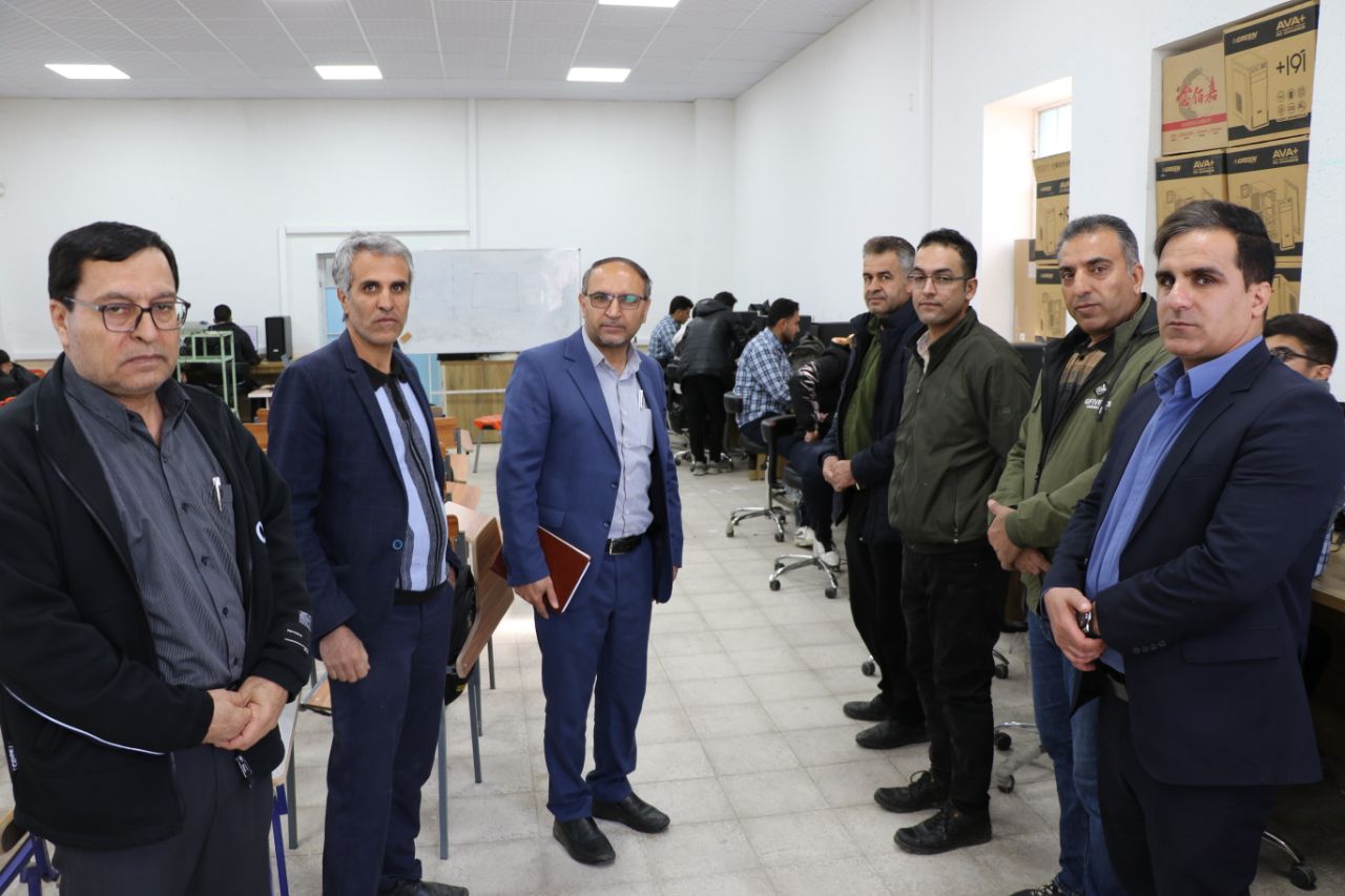 افتتاح کارگاه سی ان سی (cnc) هنرستان شهید آیت الله غفاری