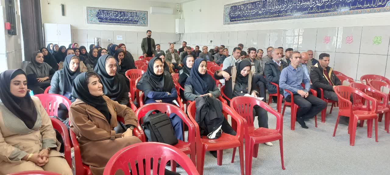 بازدید معاونت دوره ی دوم و کارشناسان  اداره کل از مدارس شهرستان