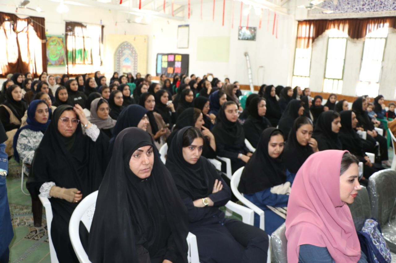 آیین تجلیل از دانش آموزان رتبه برتر، به روایت تصویر 