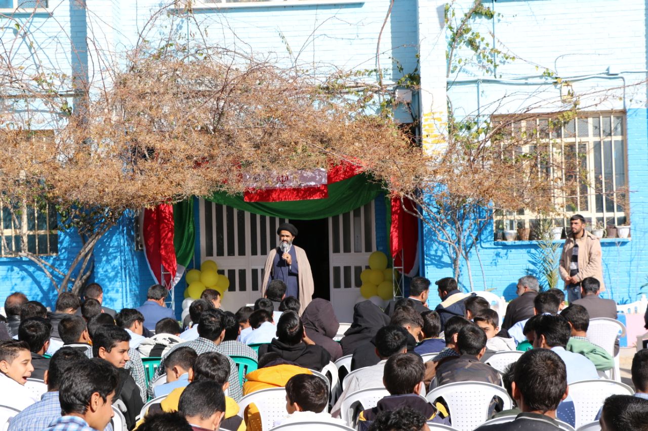 برگزاری مسابقات قرآن، عترت و نماز پسران متوسطه اول و دوم به روایت تصویر