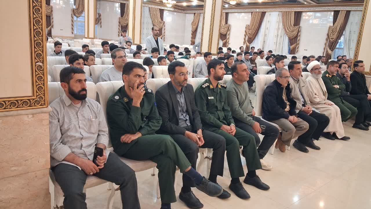 جلسه انس با قرآن با حضور قاری کشوری ( استاد محمد بهرامی شاد)