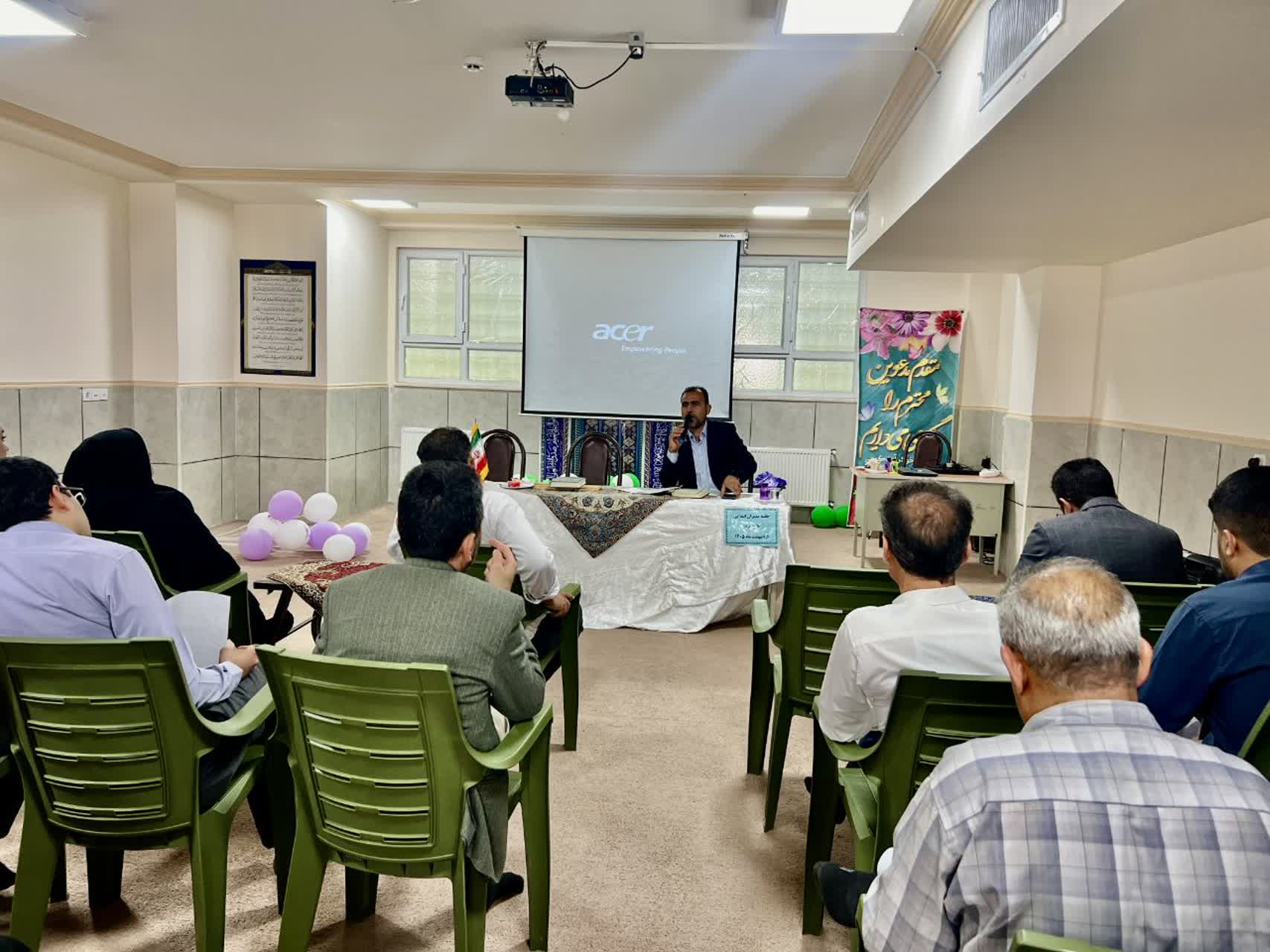 جلسه مدیران مدارس ابتدایی کوار با تاکید بر ارتقاء حوزه آموزش شهرستان