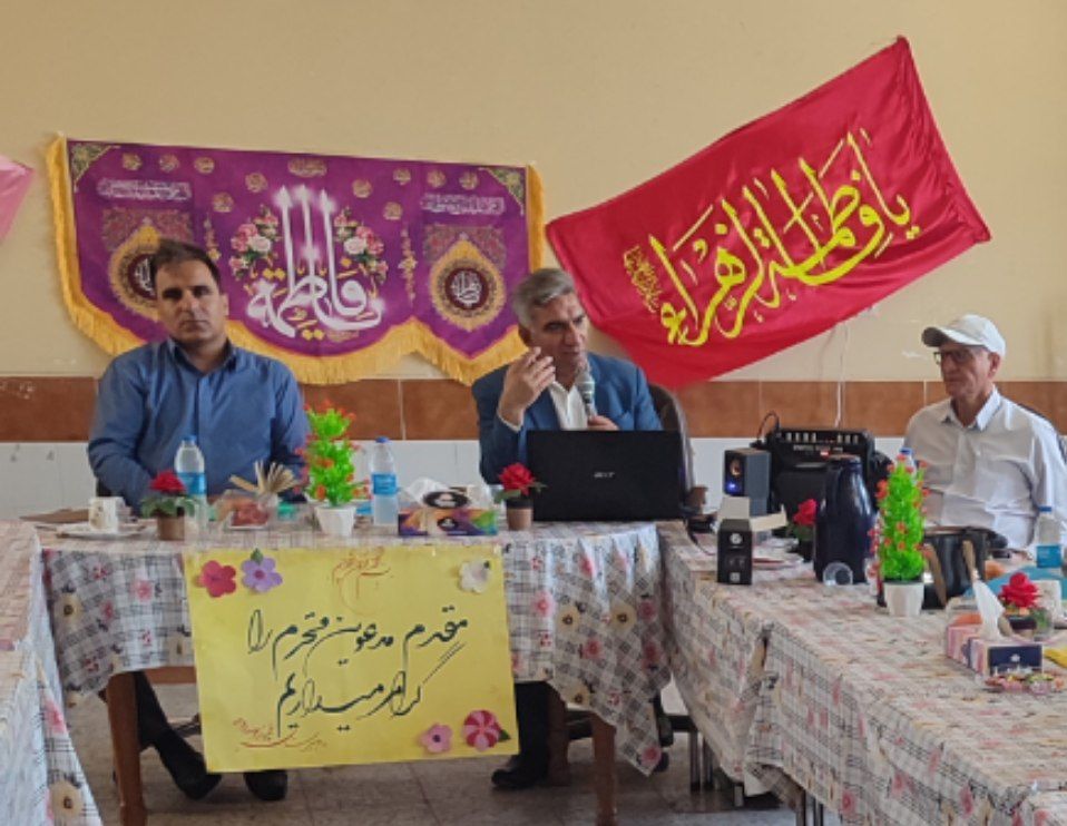 برگزاری جلسه مدیران متوسطه دوم با موضوع ارزشیابی تحصیلی نوبت دوم