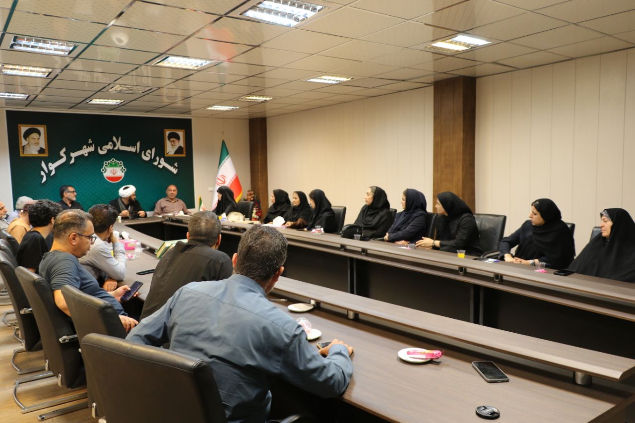 تقویت جریان فرهنگ و هنر شهرستان کوار با راه‌اندازی ۱۰ انجمن تخصصی/ تاکید بر معرفی ظرفیت‌های بومی در جشنواره انگور
