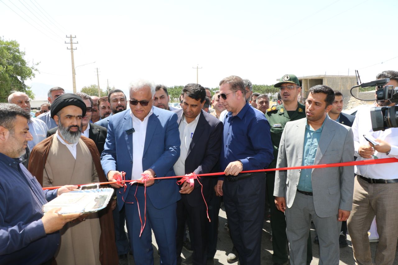 افتتاح ۴ طرح عمرانی و ورزشی در شهرستان کوار همزمان با هفته دولت