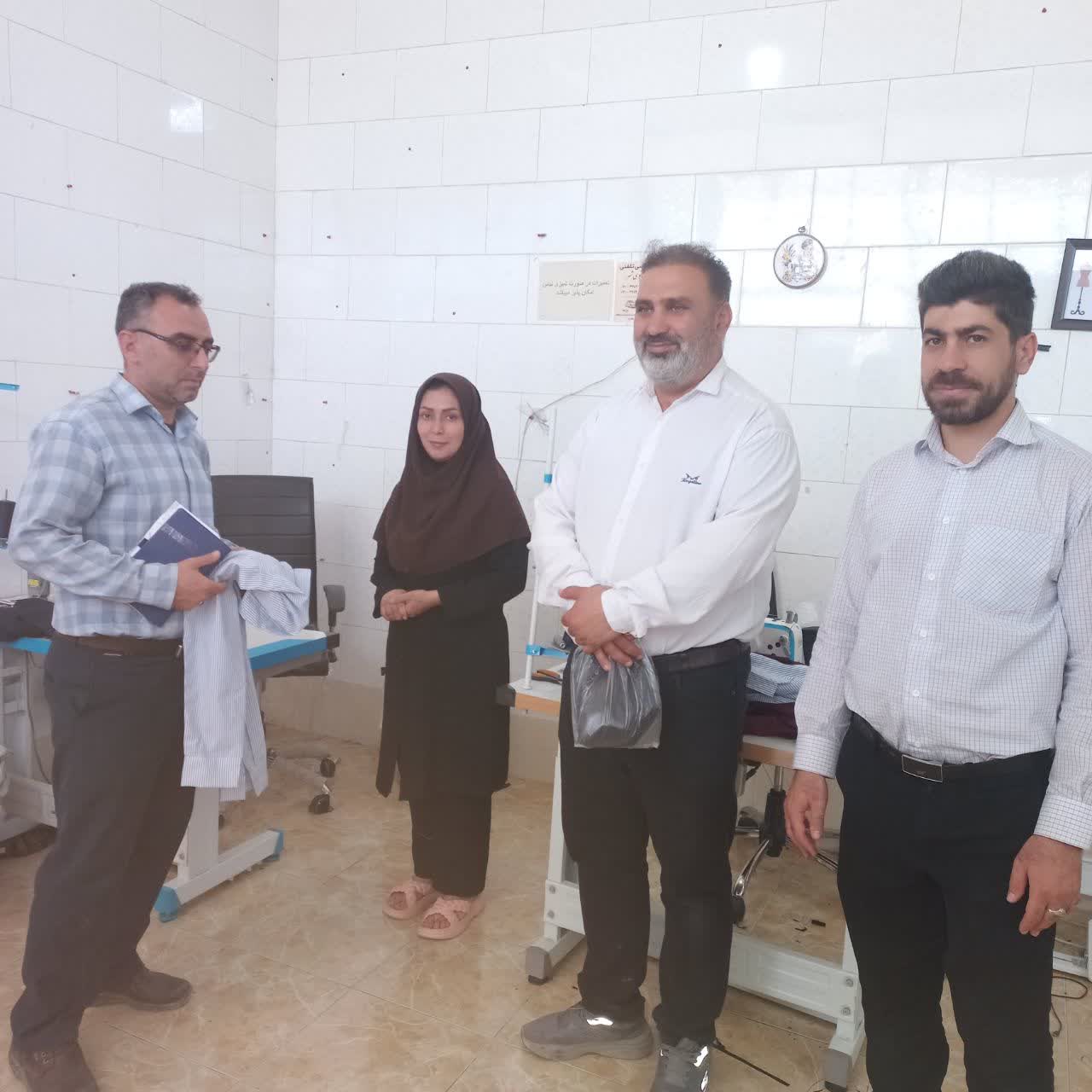 بازدید نظارتی کارگروه مشترک آموزش و پرورش کوار از واحدهای تولیدی لباس فرم مدارس