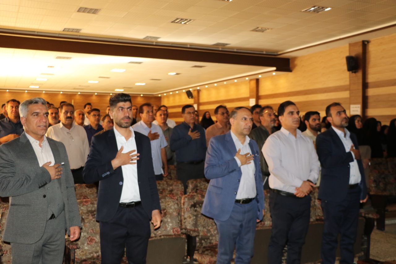 جلسه مدیران سه مقطع شهرستان کوار؛ تاکید مدیر آموزش و پرورش بر نقش مدیریتی و تربیتی در سال تحصیلی جدید