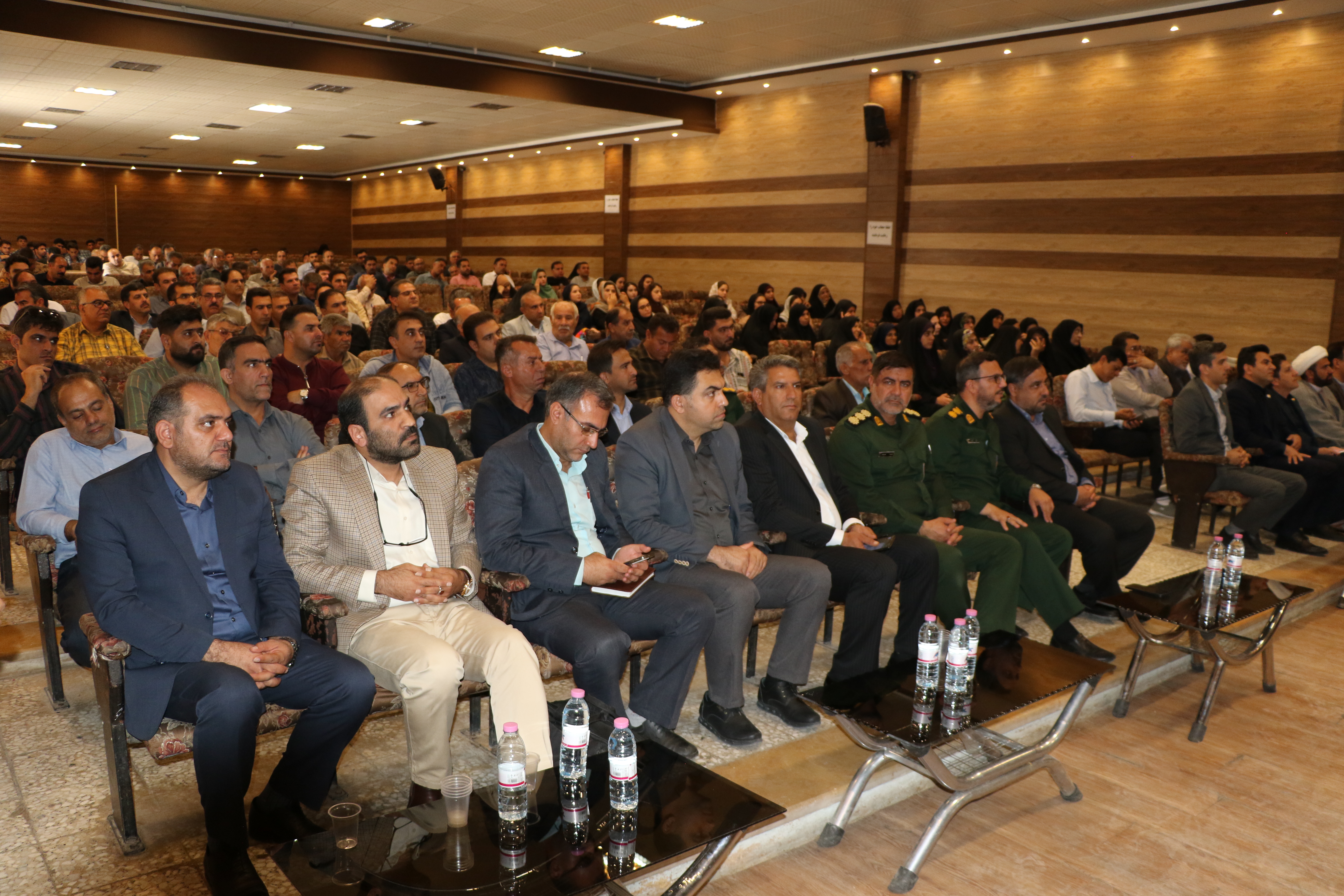 نشست مشترک جامعه مهندسین شهرستان کوار و اقشار مختلف با موضوع پدافند غیرعامل