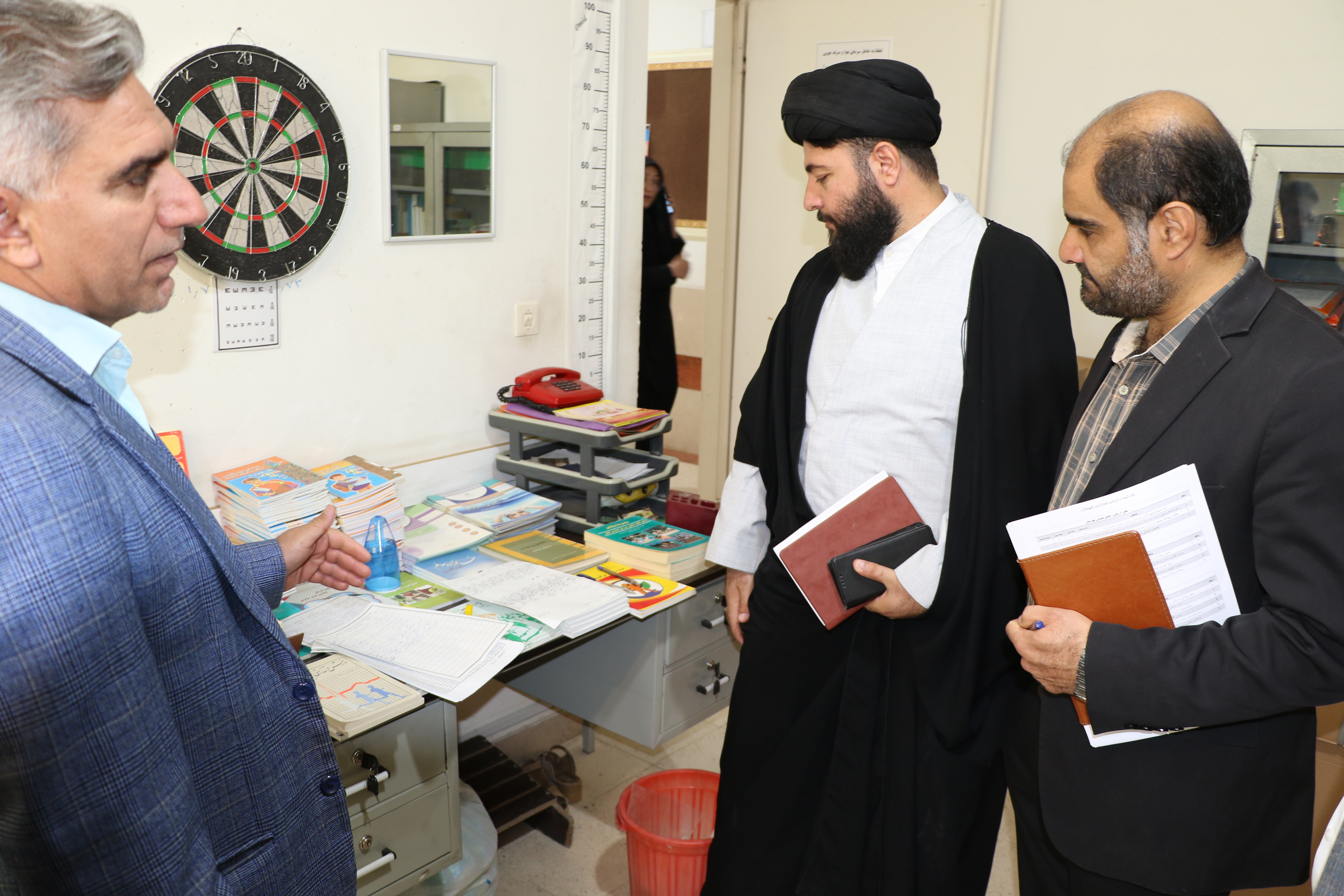 در پی بازدید از ادارات شهرستان کوار صورت گرفت