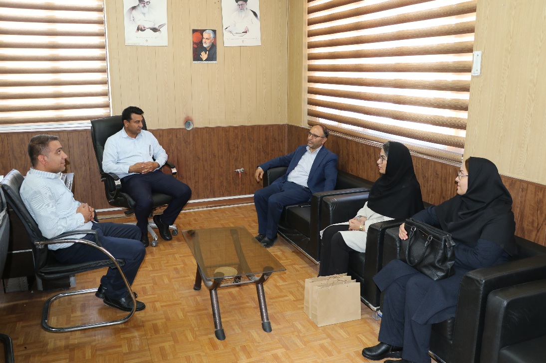 مدیر هنرستان دخترانه با تلاش و ایجاد مشارکت مسئولین و اولیا باعث ایجاد تحول در مدرسه شد