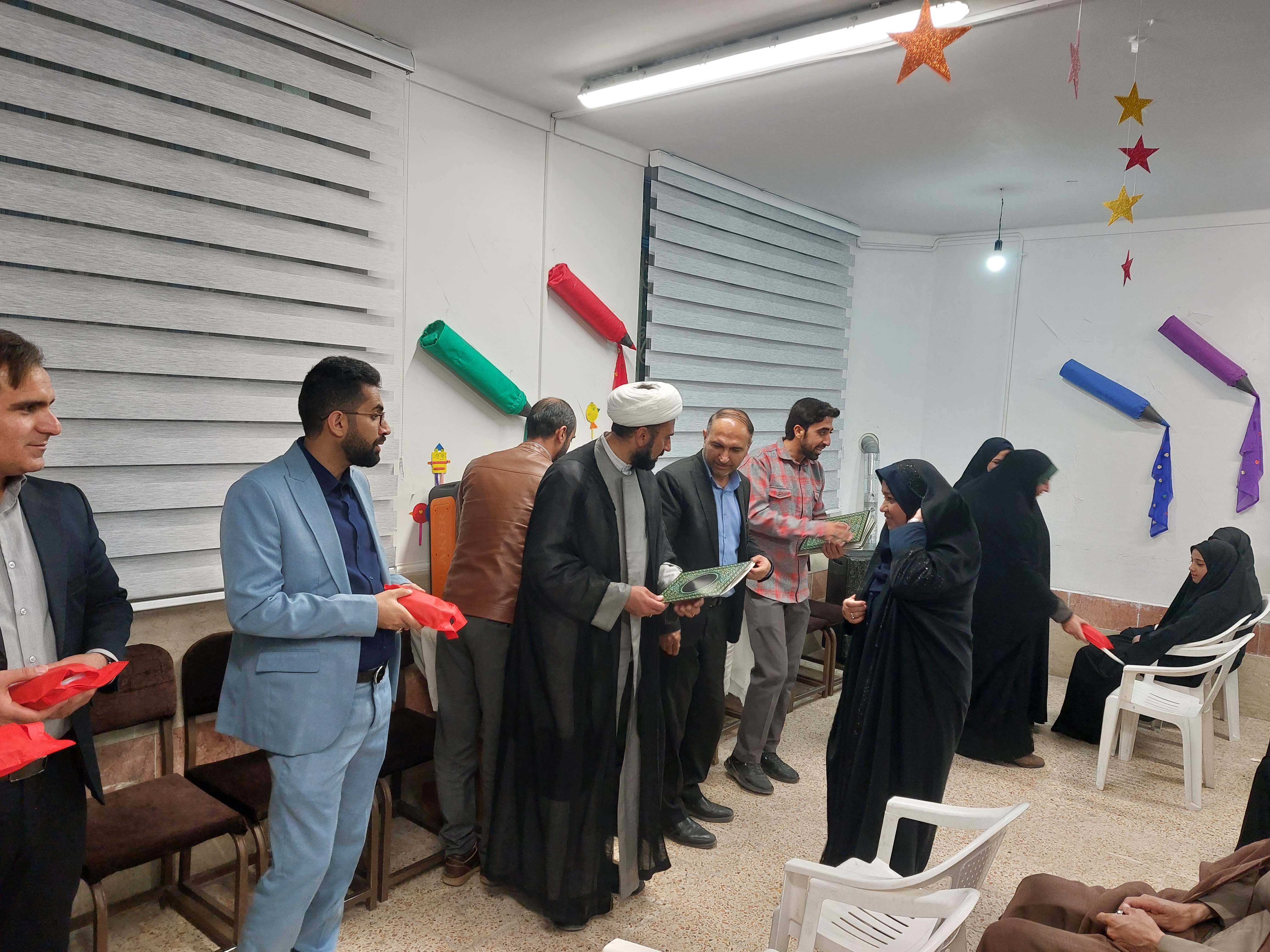 تجلیل از مسئولین و دست اندرکاران اعتکاف
