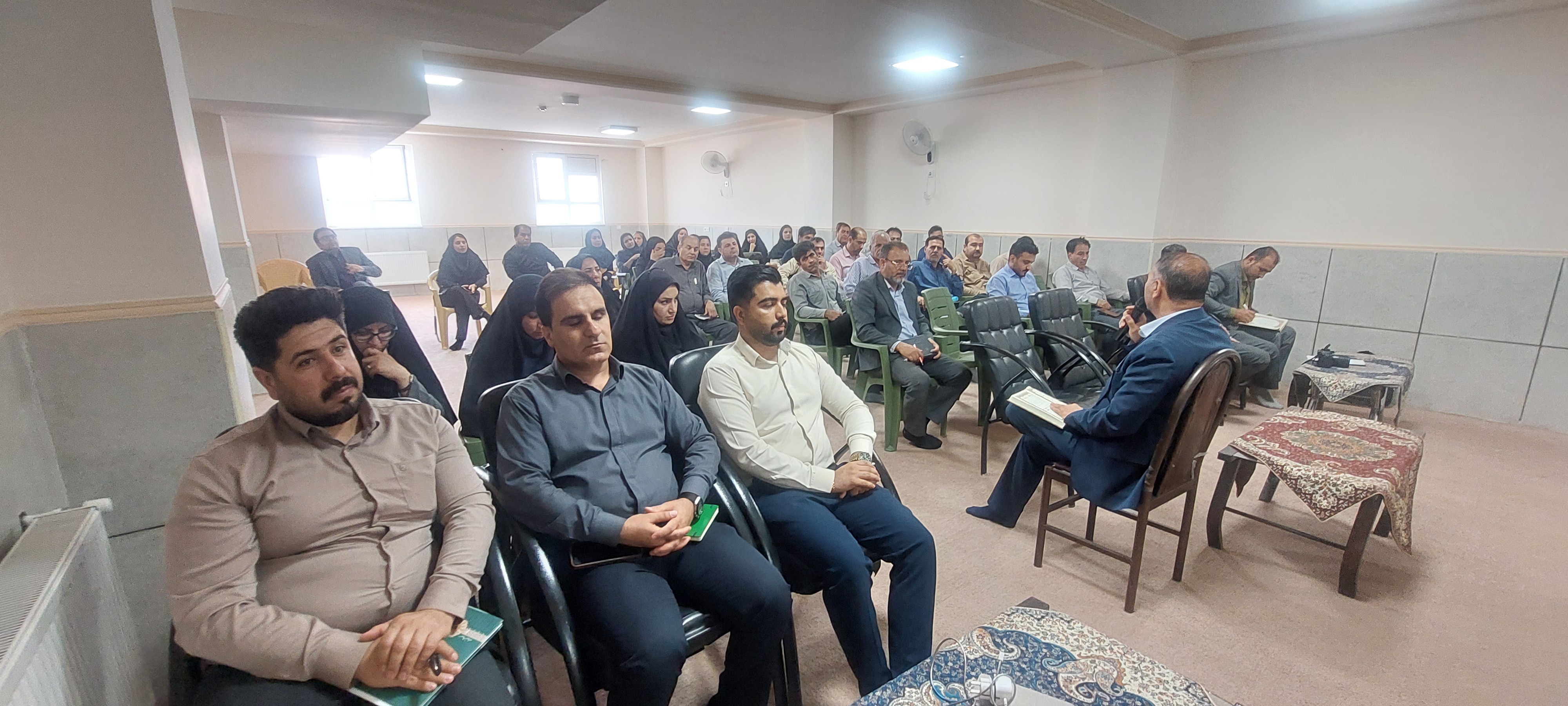 مدیر آموزش و پرورش کوار: معلمان افسران جهاد تبیین و سازندگان نسل آینده هستند/ تأکید بر تقویت مؤلفه‌های هویت ملی و مذهبی